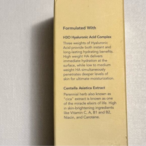 Rael Beauty Refresh Button Calming Cica Cleansing Water New in Box 5.07 Fl oz - Picture 8 of 11